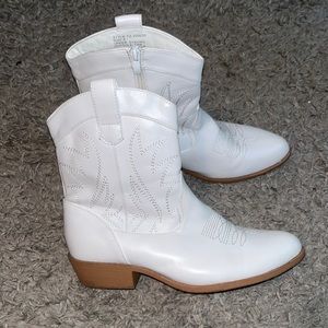 size 8 white cowboy boots